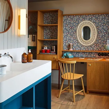 25hours Paper Island 4*