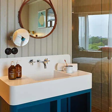 25hours Paper Island Ξενοδοχείο 4*