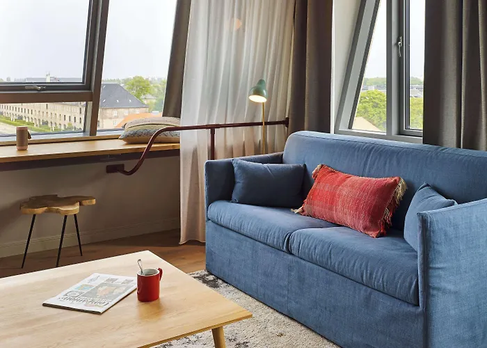 25hours Paper Island